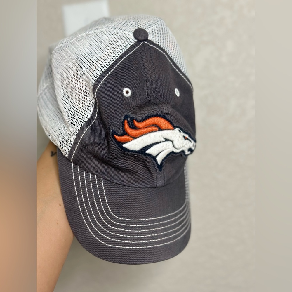 Denver Bronco Women’s Hat. Bought from Lids. Only worn once.